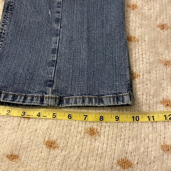 GUESS USA - Picture 6 of 9